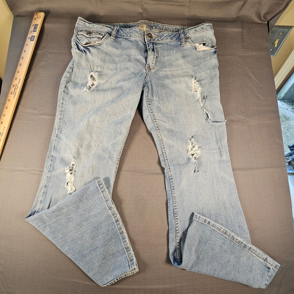 Arizona Jean Co Favorite Flare Jeans  17 Short Light Wash Distressed Low Rise